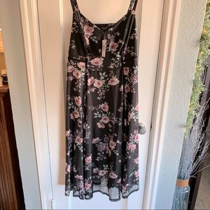 NWT Torrid 1 Black Floral Midi Dress